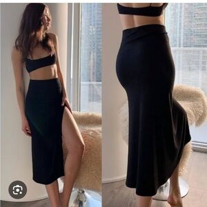 NWT Wilfred Elegant Black Midi Skirt